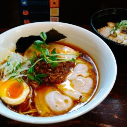 【ラ塾】限定/スパイシー豚肉醤油ラーメン+チャーシューご飯