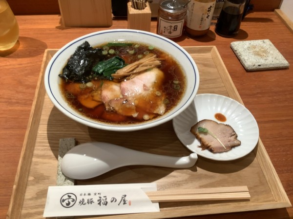 「二種の焼豚中華そば（醤油）　1880円」@日本橋室町 焼豚 福の屋の写真