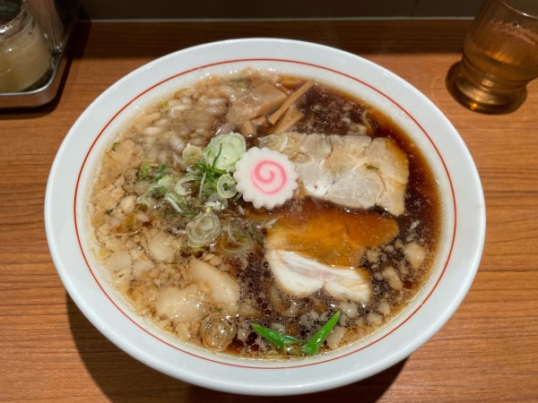 「背脂中華そば(900円)」@麺屋すえよしの写真