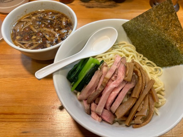 「【季節限定】きのこつけ麺1000円+半ライス50円」@らーめん わかつの写真