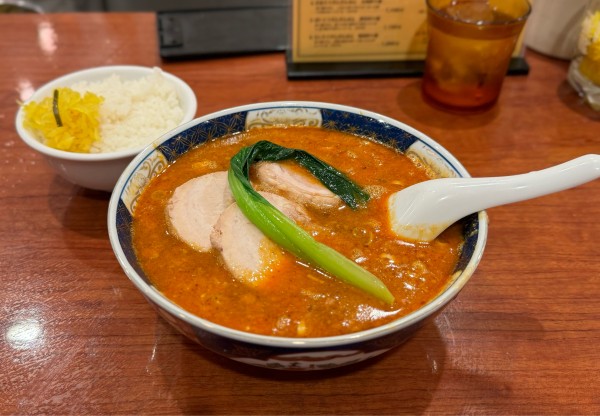 「太肉担々麺（だあろうだんだんめん）¥1100」@支那麺屋 日比谷よかろうの写真