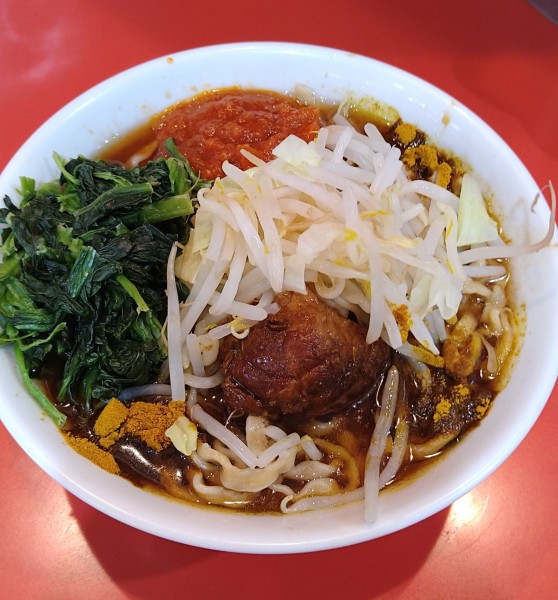 「らーめんミニ+カレー粉×3､ほうれん草､半ライス」@麺屋 桐龍 久喜店の写真