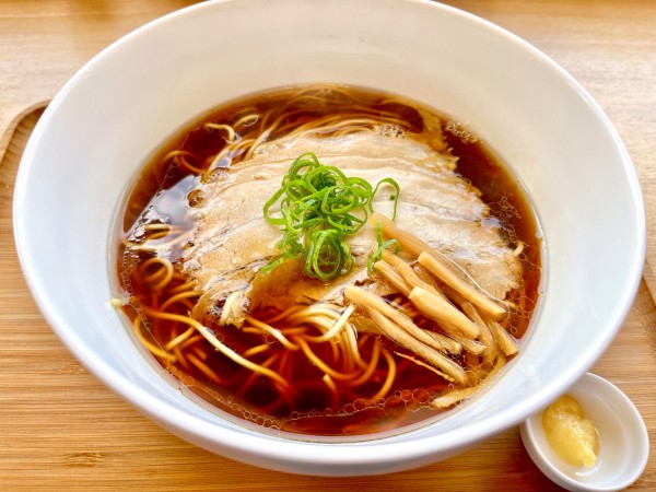 「鶏醤油拉麺（830円）」@鶏醤油拉麺専門店そうわの写真