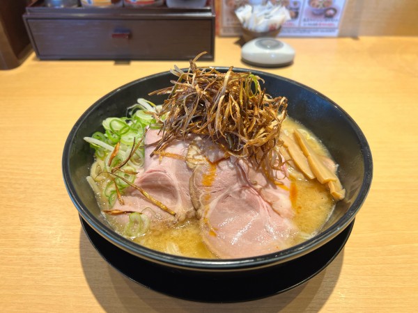 「さきがけしょうゆ 極太麺」@極旨醤油らーめん 一刻魁堂 各務原店の写真
