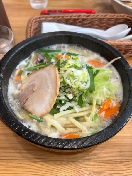 「石鍋野菜塩ラーメン」@拉麺 暖気家の写真