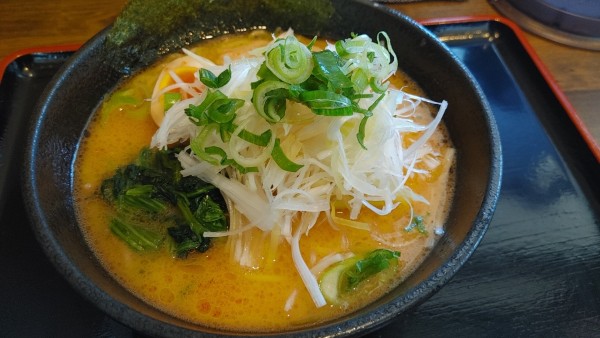 「旨辛塩とんこつラーメン ネギトッピング」@ラーメン 白 本店の写真