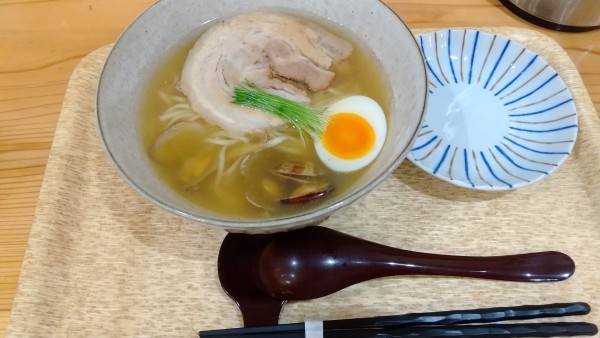 「純粋塩そば(¥850)」@尾鷲しおラーメン モクモクしお学舎の写真