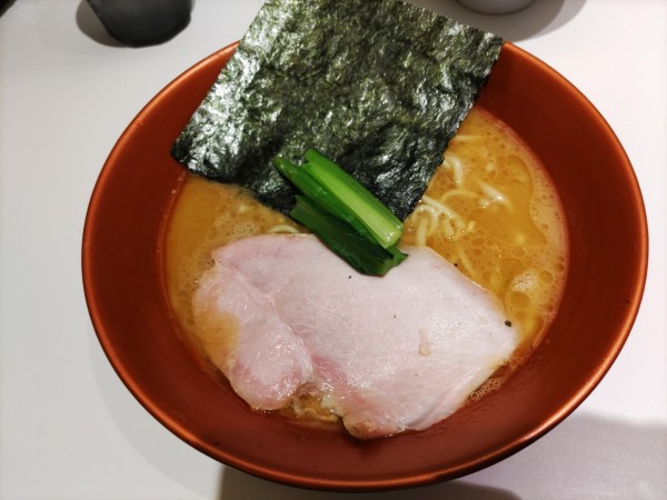 「ラーメン」@家系ラーメン 革新家 TOKYOの写真