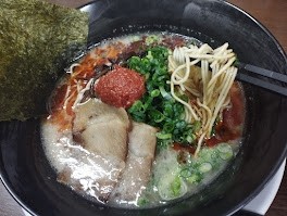 「赤とんこつ(自家製辛味噌入り)(無料替玉1個)(850)」@博多ラーメン つばさの写真