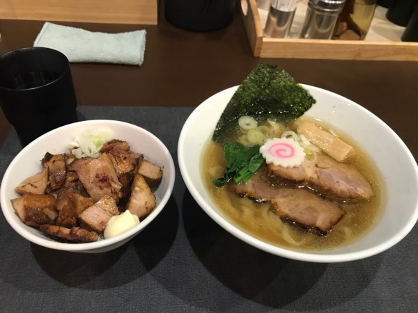「塩らー麺＋チャーシューごはん」@手打ち 蓮の写真