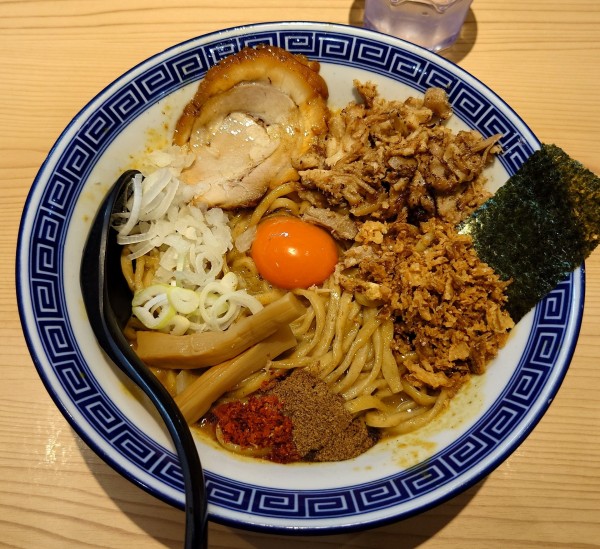 「カレーまぜそば(麺少なめ、950円)」@狼煙 浦和店の写真