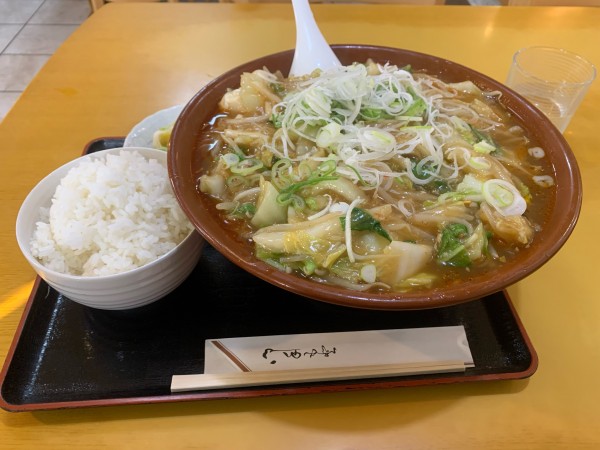 「ピリ辛あんかけラーメン　ライス」@くん太郎 方木田店の写真