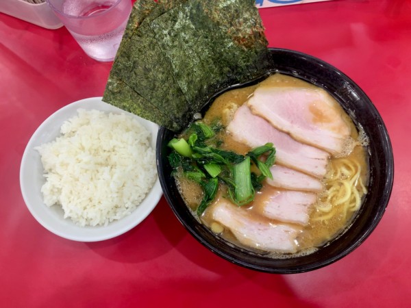 「チャーシューメン 並 1,060円 ライス120円」@杉田家 千葉祐光店の写真