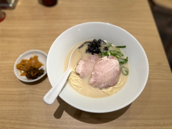 「白丸元味(バリカタ) 864円(税込950円)」@一風堂 銀座インズ店の写真