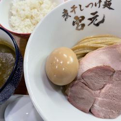 燻製半熟味玉極濃煮干しつけ麺（1,170円）,小ライス（150円