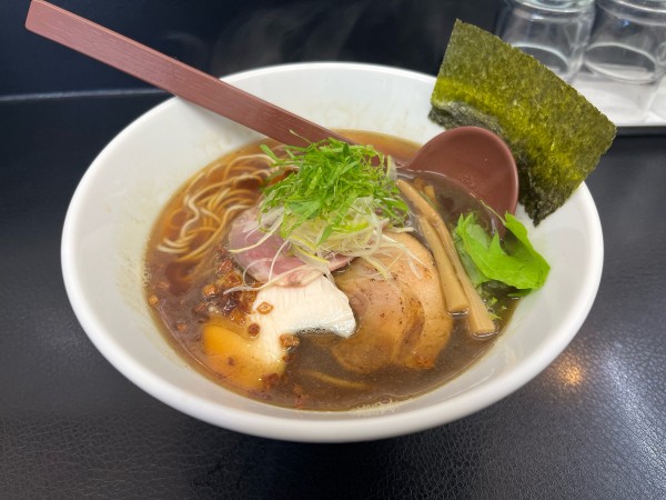 「焦がし魚介らーめん」@麺や はまじの写真