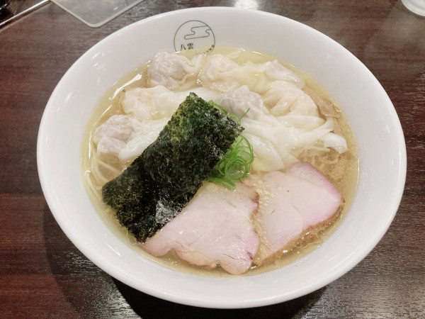 「肉ワンタン麺」@八雲の写真