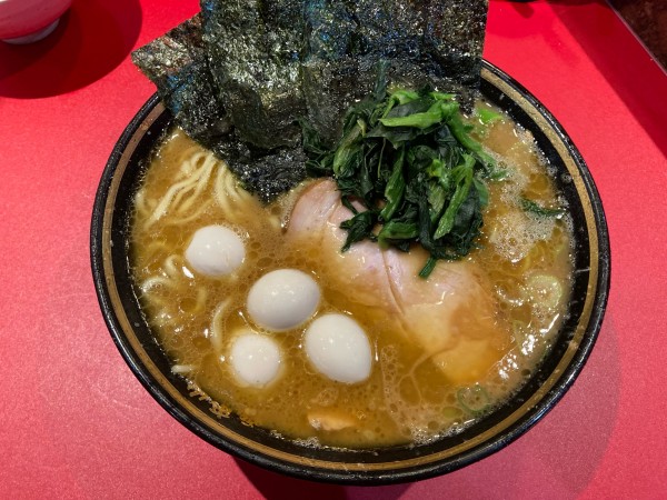 「ラーメン大盛り うずら増し」@厚木家の写真
