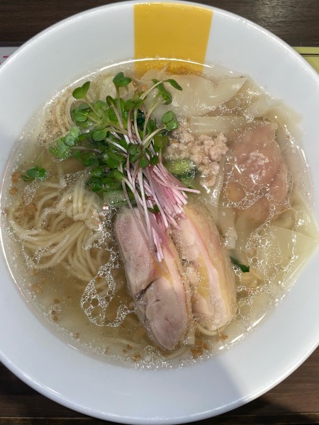 「塩生姜らー麺　ワンタン入り」@塩生姜らー麺専門店MANNISHの写真