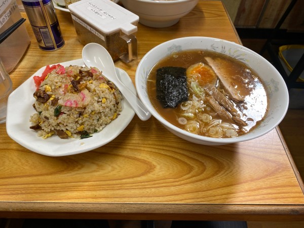 「ラーメン + 半チャーハンセット」@ラーメンYaの写真