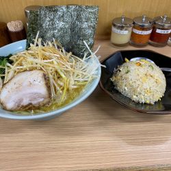 ラーメン + 半チャーハンセット