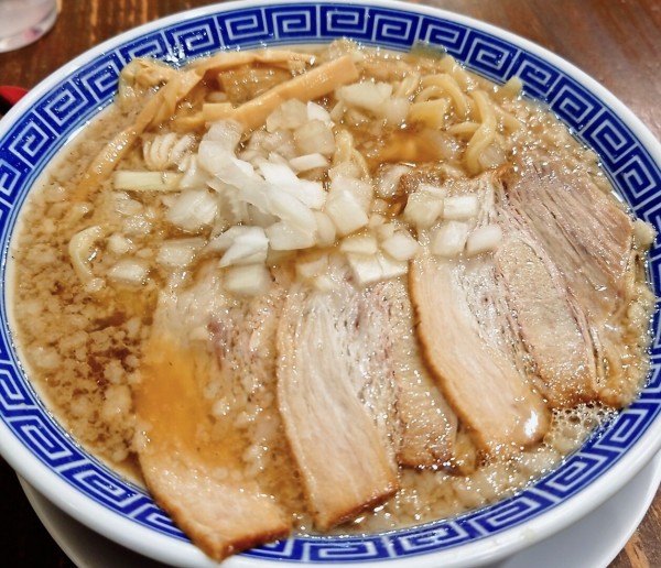 「背脂中華そば」@新潟発祥 なおじ 御茶ノ水店の写真