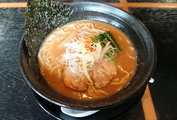 「ピリ辛魚介豚骨らーめん」@麺’s Club 酒池肉林の写真