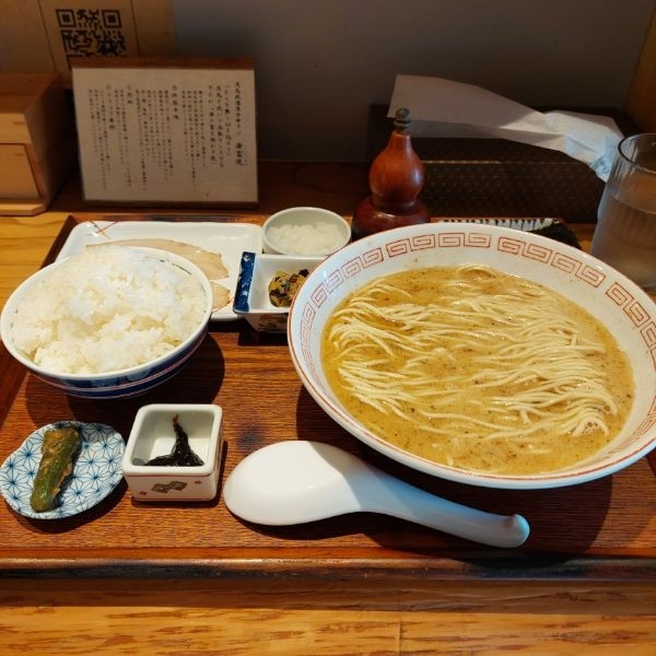 「鯖定食。ごはん大盛1150円」@炭火焼濃厚中華そば 海富道の写真