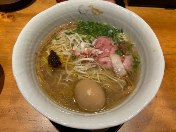 「真鯛と蛤の塩そば」@SOBAHOUSE 金色不如帰 新宿御苑本店の写真