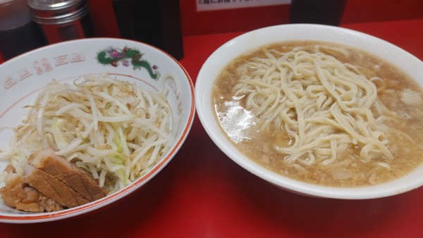 「麺増し・大ラーメン(ヤサイ)￥1,000」@ラーメン二郎 京急川崎店の写真