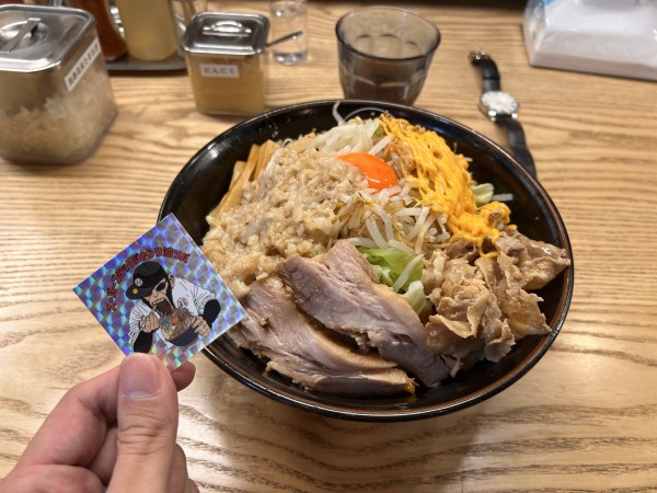 「スーパーブラックジャンク油そば」@日本油党 渋谷総本部の写真