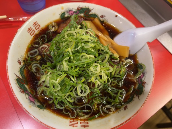 「高井田の黒い中華そば750円」@大阪王将 亀有店の写真