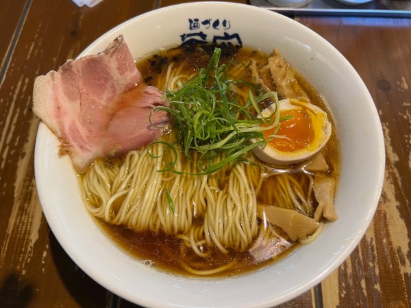 「醤油らぁめん　特盛」@麺づくり 蒼空 本店の写真