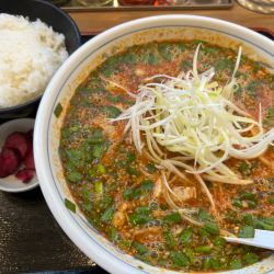 ニラそば700円+半ライス190円