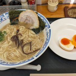 博多ラーメン（醤油タレ） 味付け玉子