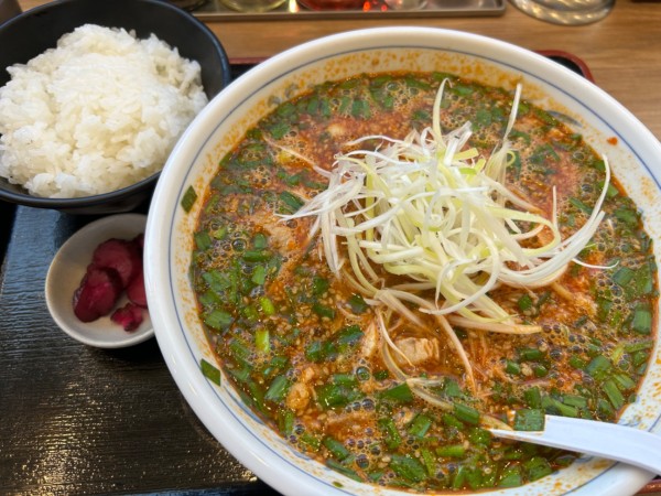 「ニラそば700円+半ライス190円」@福しん 東久留米店の写真