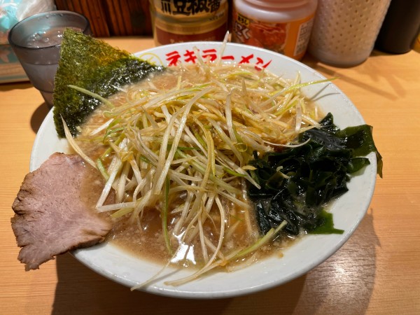 「ネギラーメン￥880」@○新 ネギラーメン 新橋店の写真