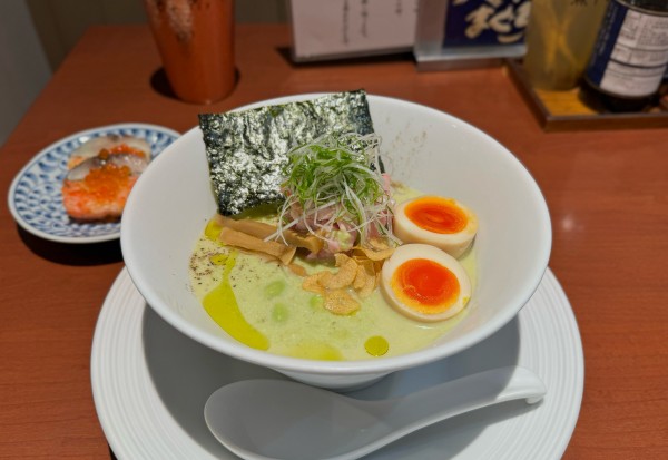 「【限定】貝出汁昆布水×青森産毛豆（枝豆）冷やしらぁ麺¥1250」@酒肴場 屯の写真