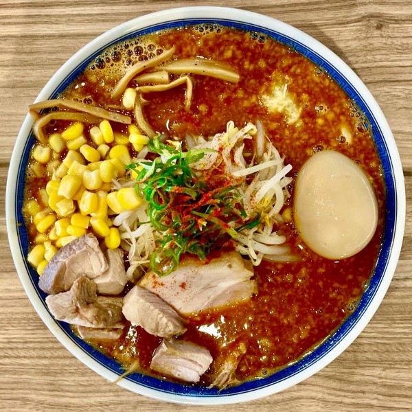 「特製辛味噌ラーメン 粉チーズ」@くじら食堂 nonowa東小金井店の写真