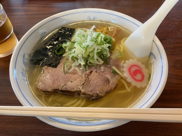 「塩　あっさり　中太麺」@中華そば つしまの写真
