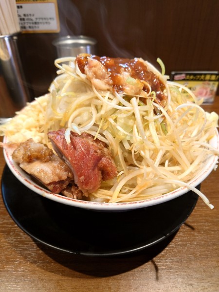 「大味噌  野菜  白髪ネギ  ニンニク  アブラ  カラメ」@豚山 大森店の写真