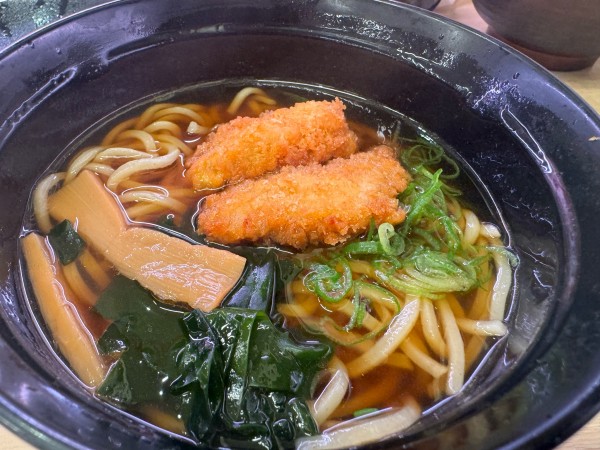 「新・コク旨まぐろ醤油ラーメン」@スシロー 鎌倉店の写真