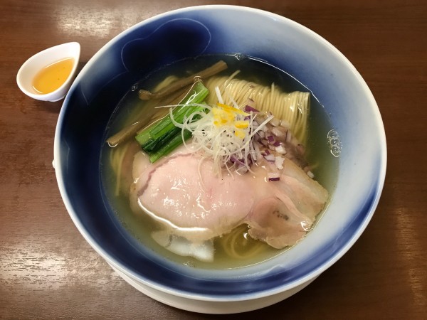 「アゴ節塩らーめん　880円」@塩らーめん 千茶屋の写真