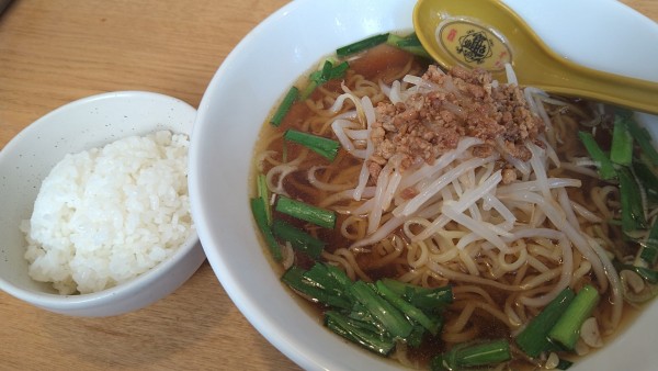 「台湾ラーメン、サービスライス」@北京家庭菜 調布店の写真