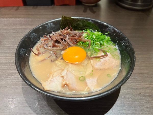「朝ラーメン」@とんこつらーめん俺式 純 東京ラーメンストリート店の写真