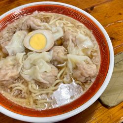 粗びき肉汁雲呑麺（醤油）