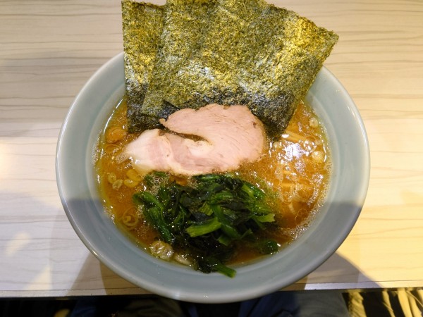 「ラーメン¥780+ライスサービス」@横浜家系らーめん 武虎家 綱島店の写真