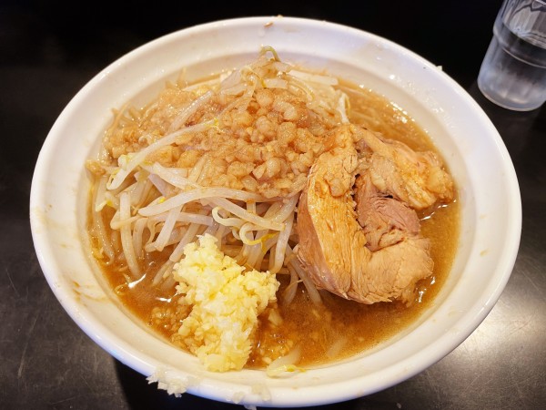 「ラーメン 150g ニンニクカラメ」@ラーメン豚温泉の写真