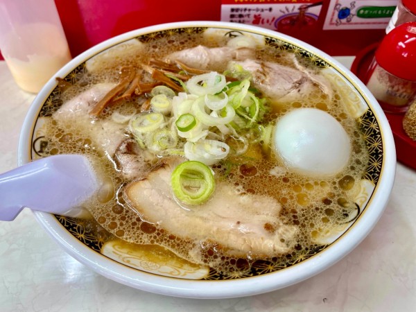 「サッポロラガービール赤星 → 中華そば チャーシュー 茹で卵」@ナギチャンラーメンの写真