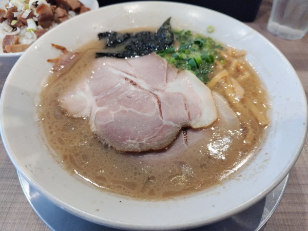 「エキトン　※かため　＋ミニ豚ご飯：ランチサービス」@エキトンの店 井の庄の写真